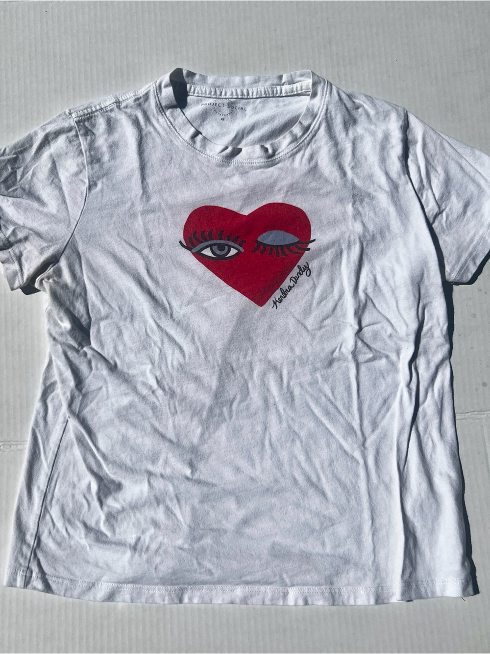 Project Social T Kendra Dandy White Graphic Tee XS Heart Blue Eye